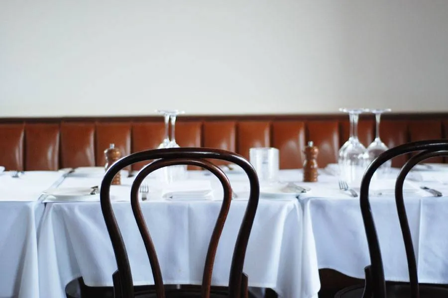 Pub Hotel: The Light Brigade / La Scala