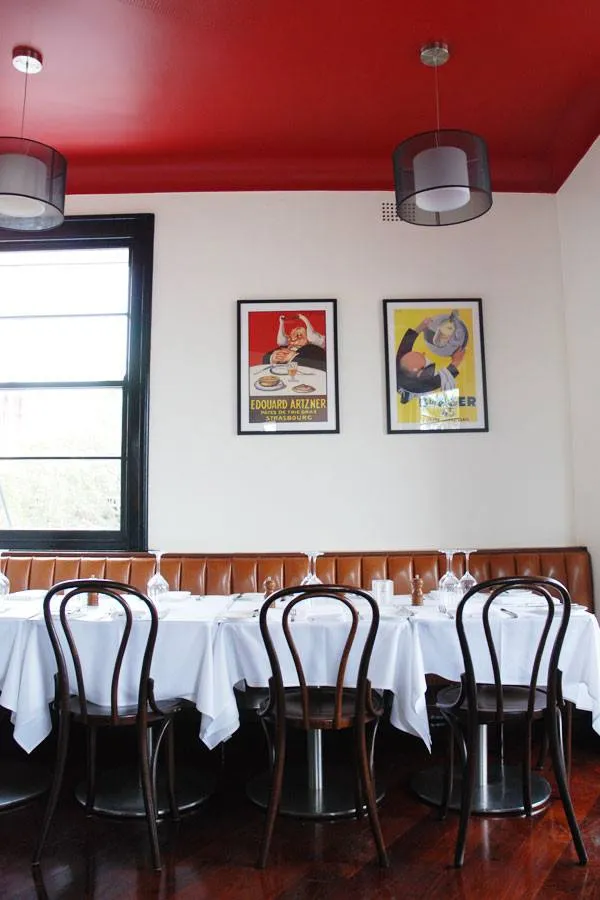 Pub Hotel: The Light Brigade / La Scala