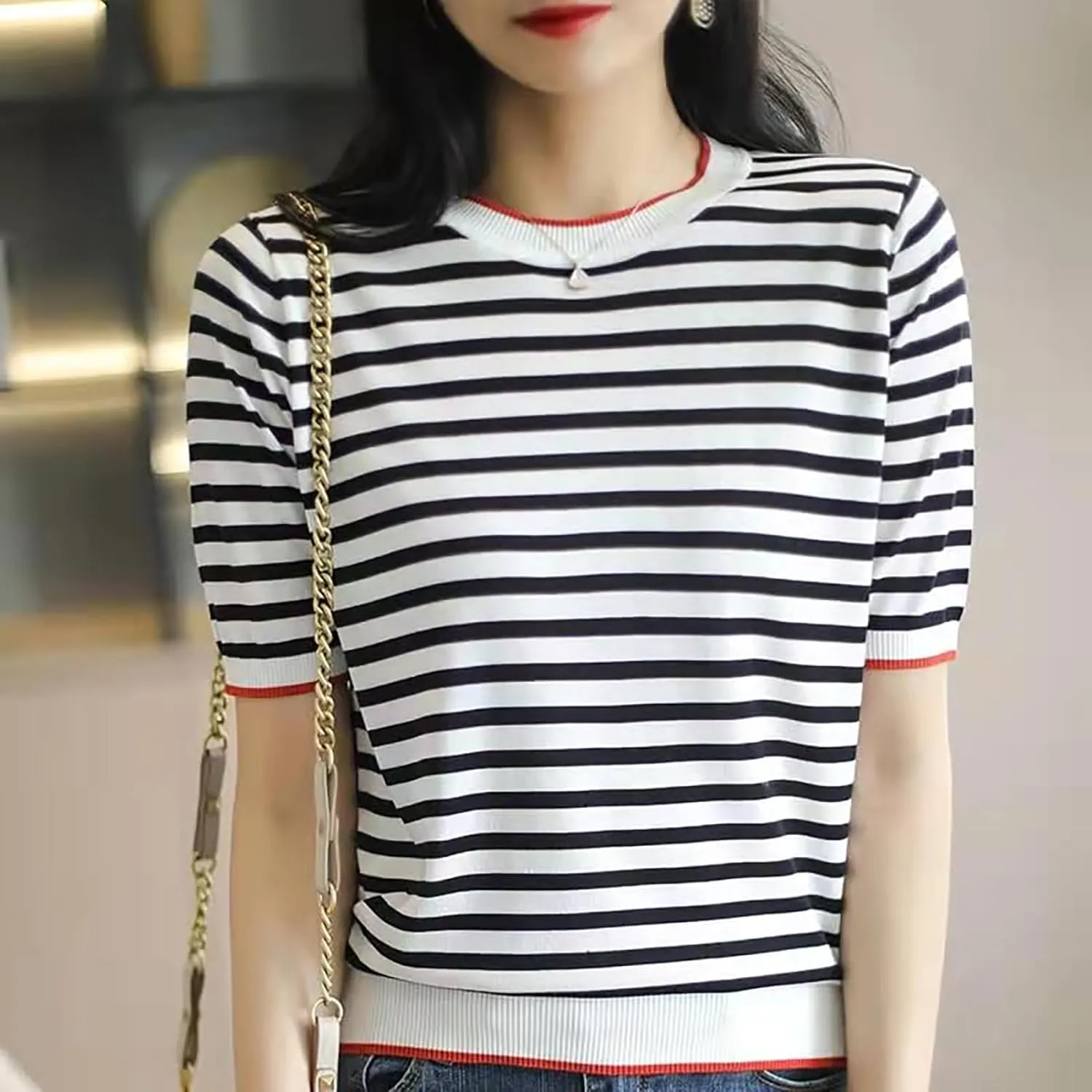 Women's Lightweight Sweater Short Sleeve Round Neck Striped Knit Casual Pullover Tops